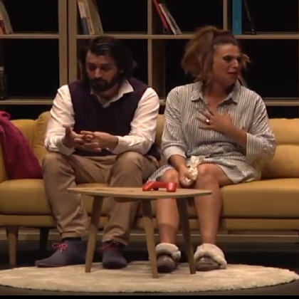 PLAY OUT, MURIENDO DE �XITO