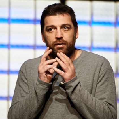 UN OB�S EN EL CORAZ�N