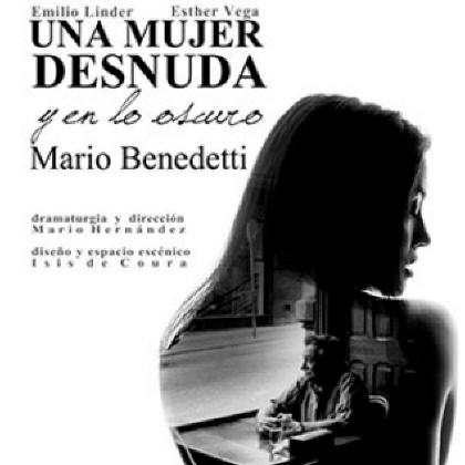 UNA MUJER DESNUDA Y EN LO OSCURO