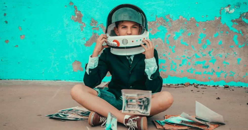 PRAGA, 1941 (J�VENES RUBIOS NO PARAN DE GRITAR FRENTE A MI CASA)