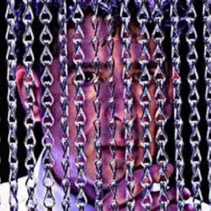 IGUAL QUE SI EN LA LUNA